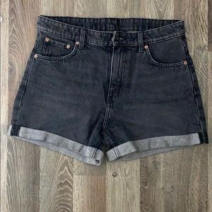 Weekday Shorts Size EU 40 or US 8 • Black Cotton